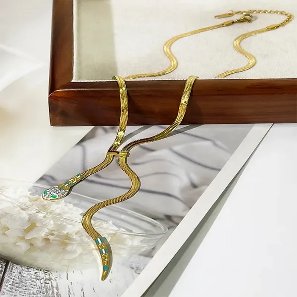 Gold_Serpenti_Necklace_For_Women